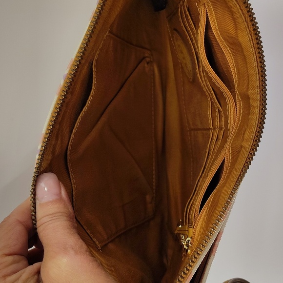 Fossil Crossbody Purse Ivory Pink Purple Adjustable Strap Zip Top - Picture 5 of 8